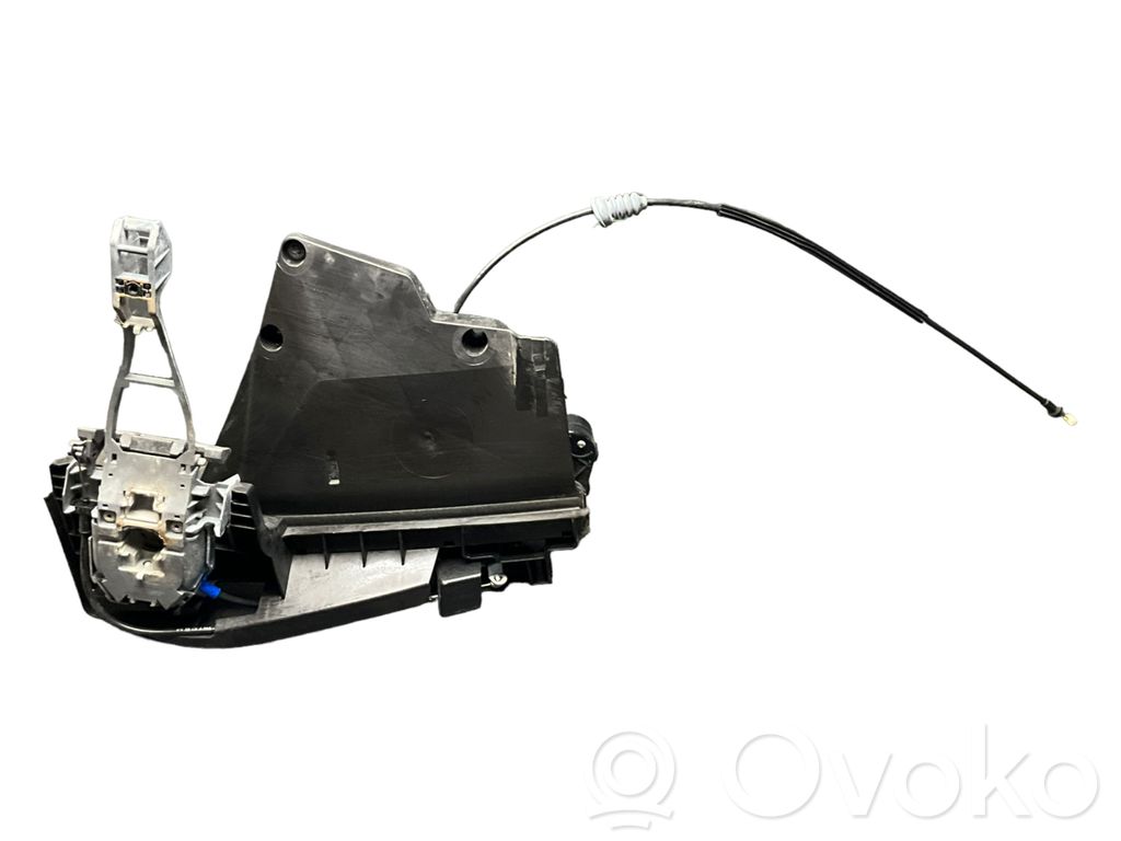 Volvo C30 Priekšpusē slēdzene 