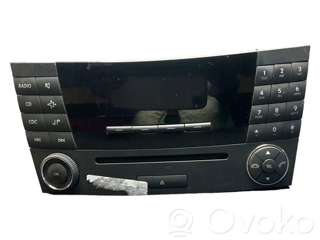 Mercedes-Benz E W211 Panel / Radioodtwarzacz CD/DVD/GPS 