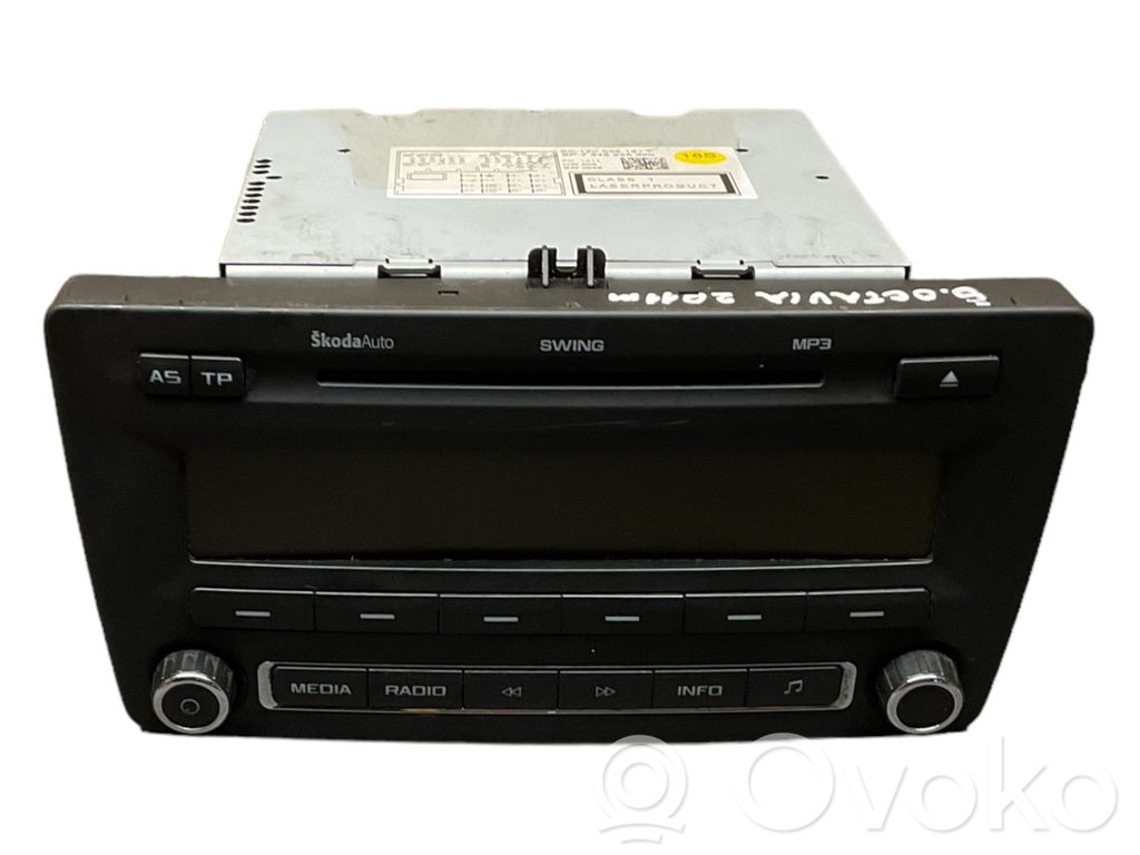 Skoda Octavia Mk2 (1Z) Panel / Radioodtwarzacz CD/DVD/GPS 
