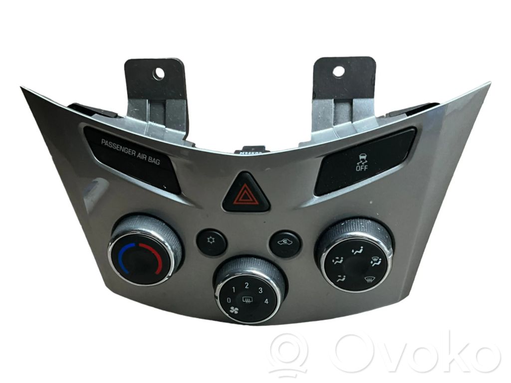 Chevrolet Captiva Climate control unit 
