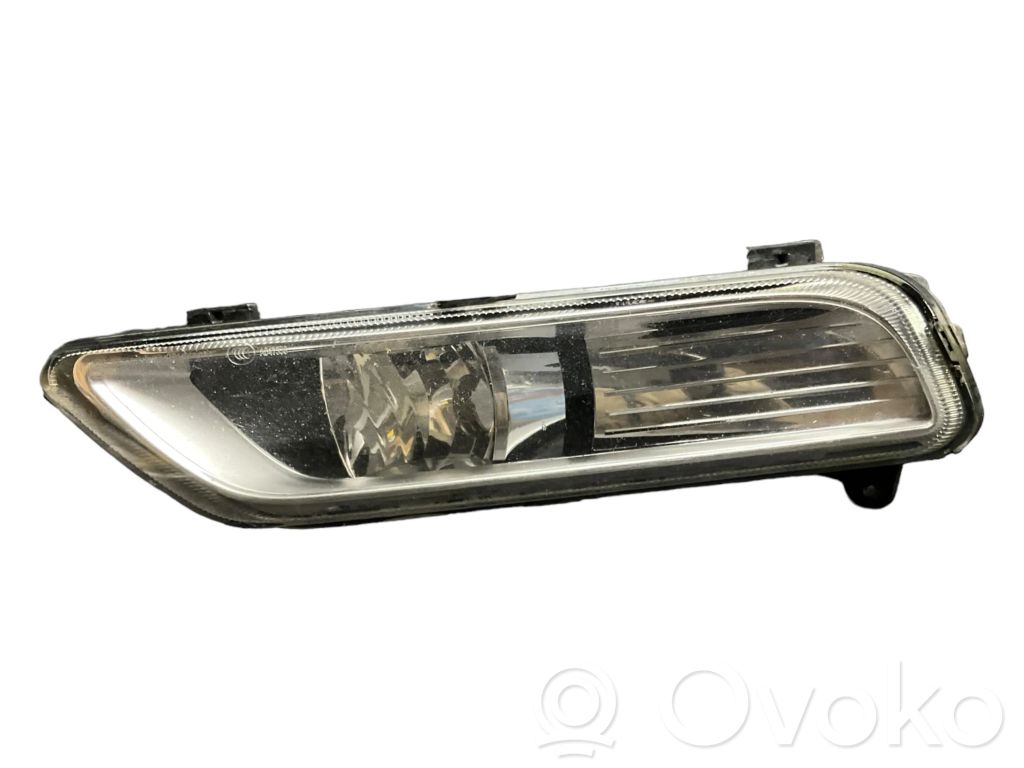 Volkswagen PASSAT B7 Etusumuvalo 