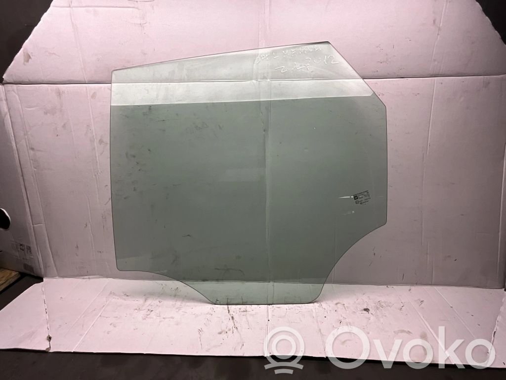 Opel Meriva B Rear door window glass 