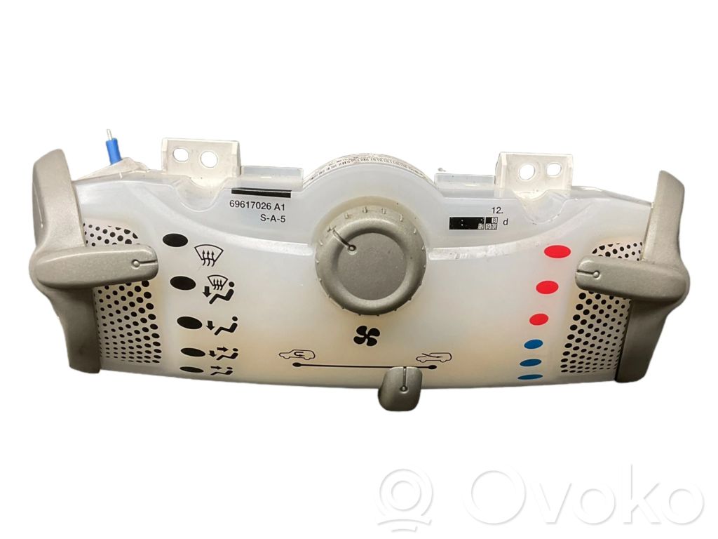 Toyota Aygo AB10 Climate control unit 