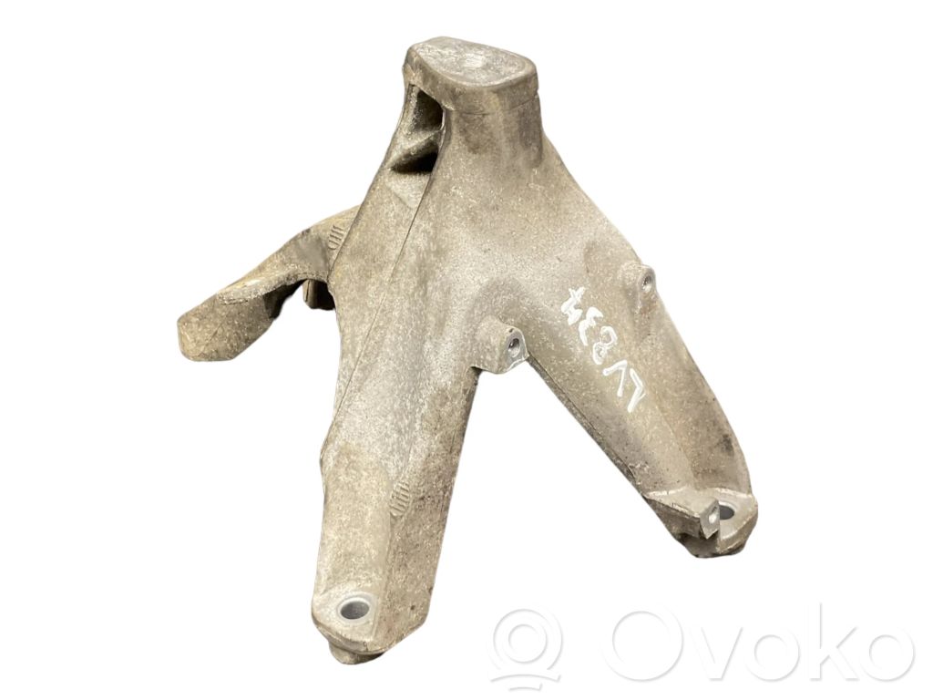 Audi A4 S4 B8 8K Engine mounting bracket 