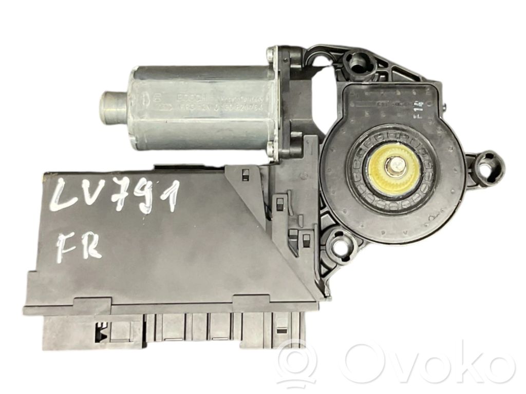 Seat Exeo (3R) Front door window regulator with motor 
