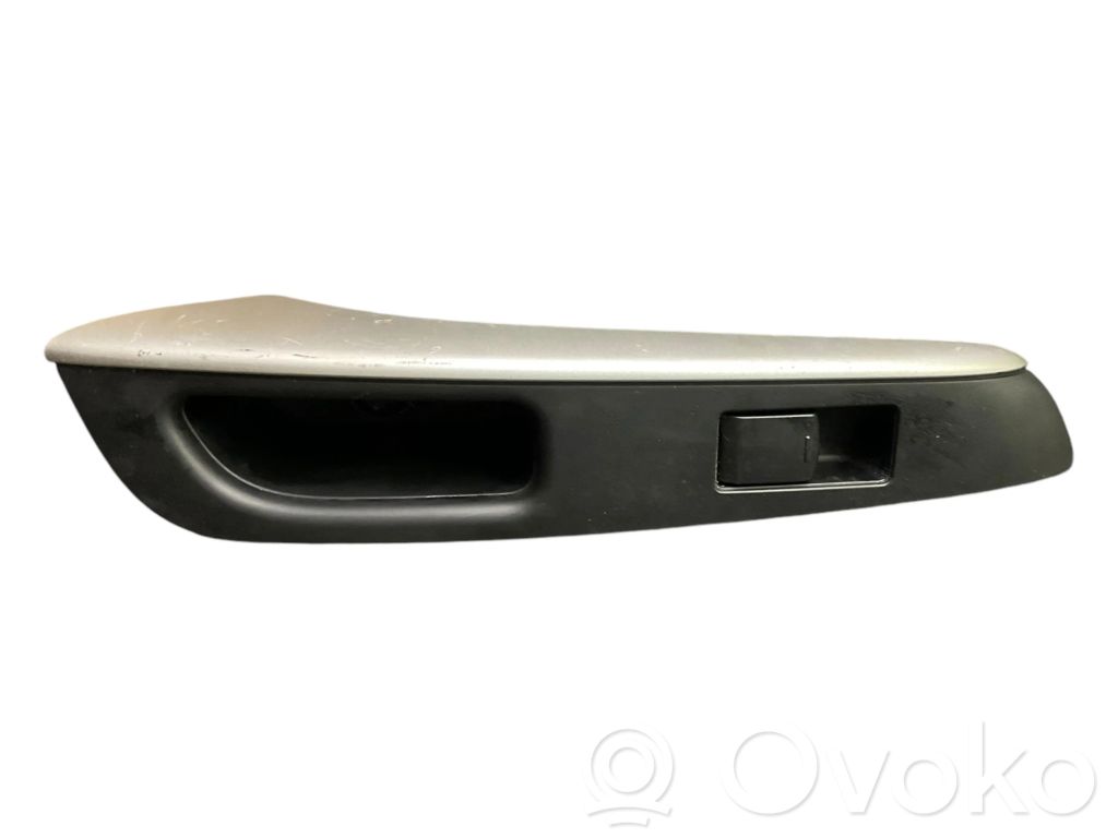 Nissan Note (E12) Electric window control switch 