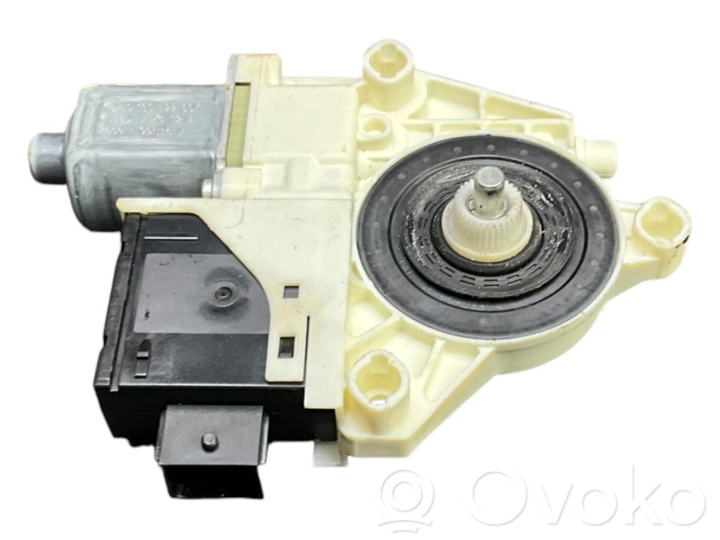 Fiat 500X Silnik regulatora szyby drzwi przednich 