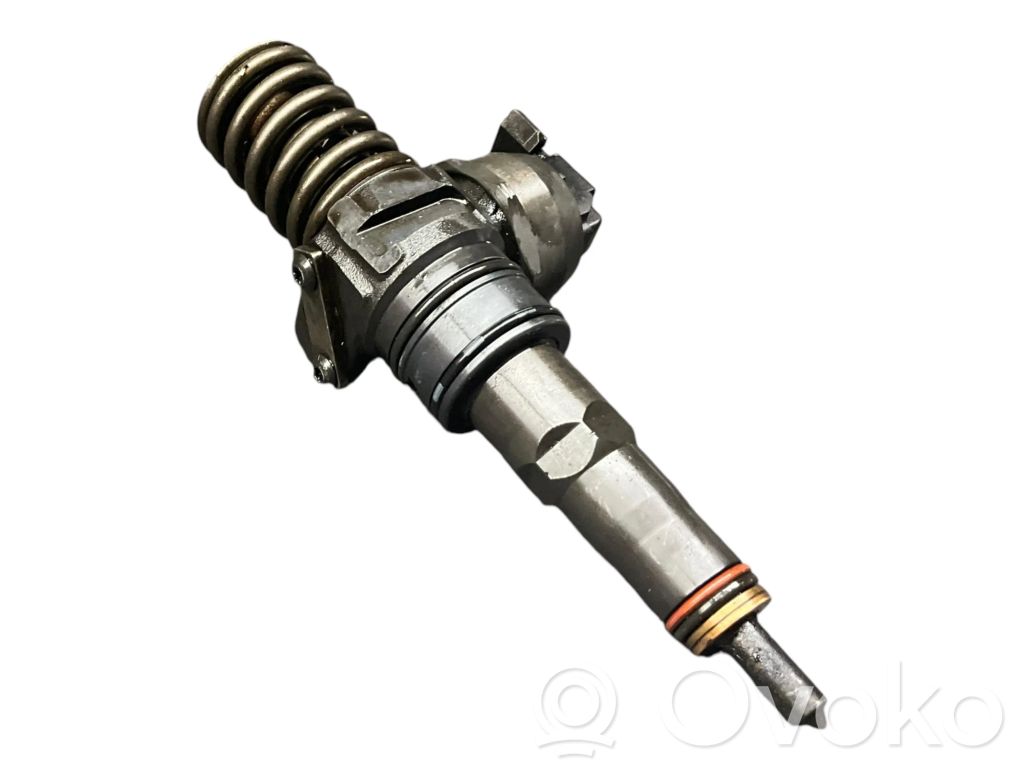 Volkswagen PASSAT B6 Inyector de combustible 