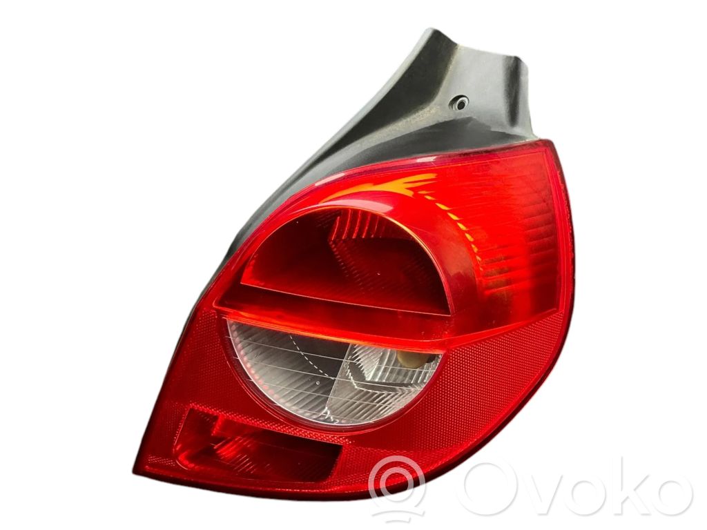 Renault Clio III Aizmugurējais lukturis virsbūvē 