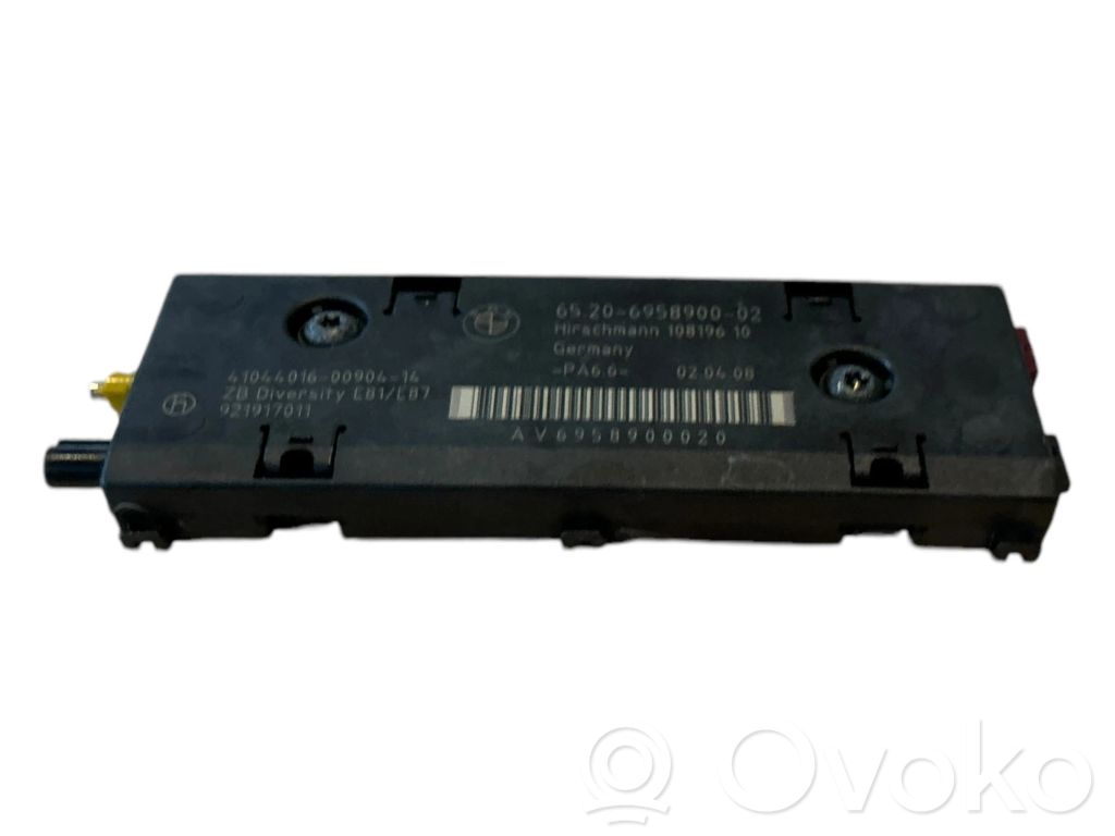 BMW 1 E81 E87 Aerial antenna amplifier 