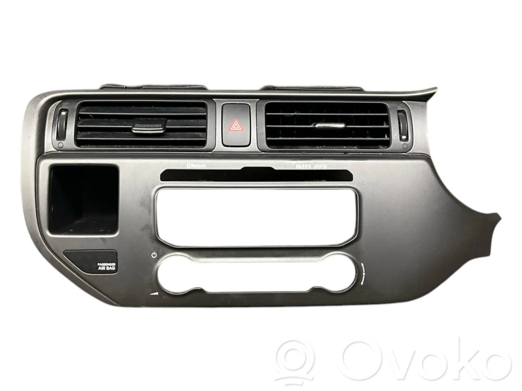 KIA Rio Radion/GPS-laitteen pääyksikön kehys 