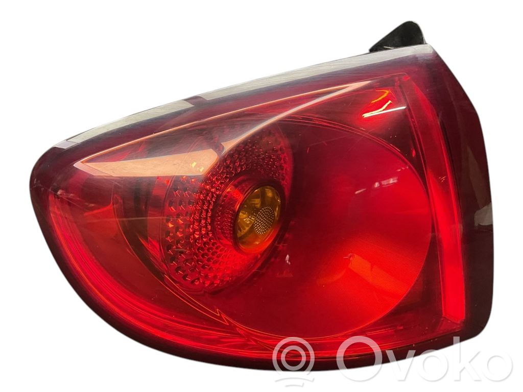 Seat Altea Aizmugurējais lukturis virsbūvē 