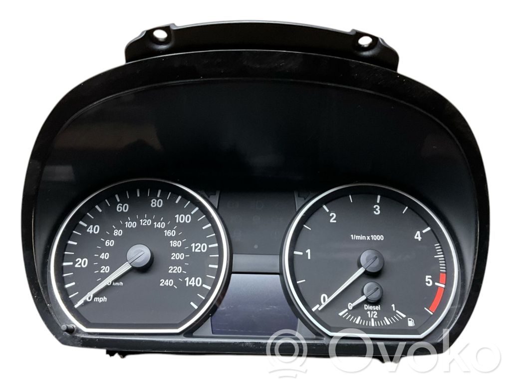 BMW 1 E82 E88 Spidometras (prietaisų skydelis) 