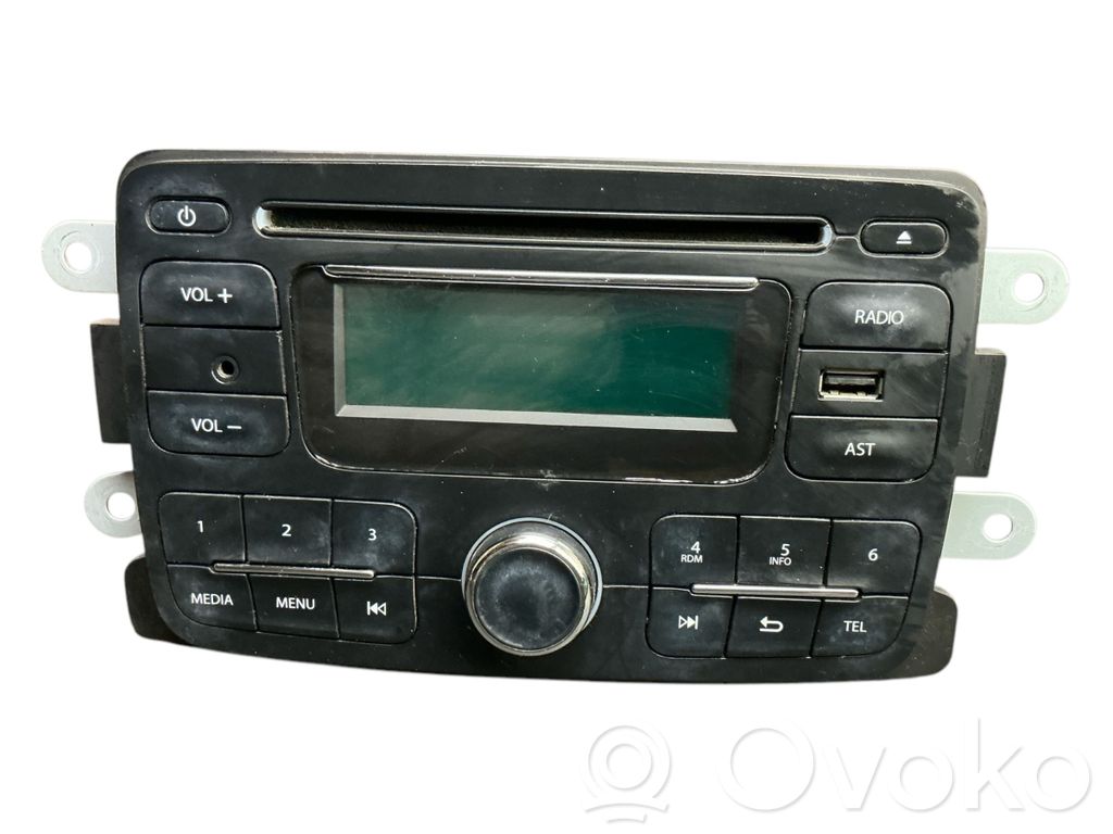 Dacia Duster Panel / Radioodtwarzacz CD/DVD/GPS 