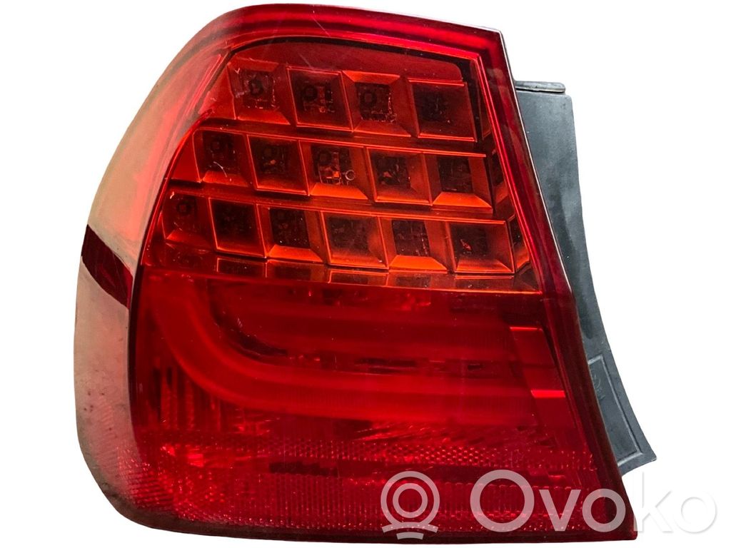BMW 3 E90 E91 Aizmugurējais lukturis virsbūvē 