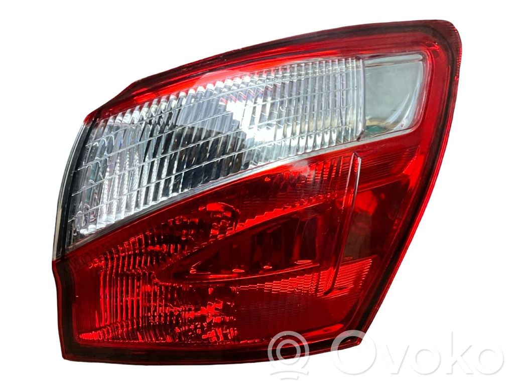 Nissan Qashqai Lampă spate în caroserie 