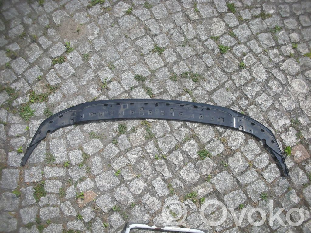 BMW 1 F40 Borde del parachoques delantero 