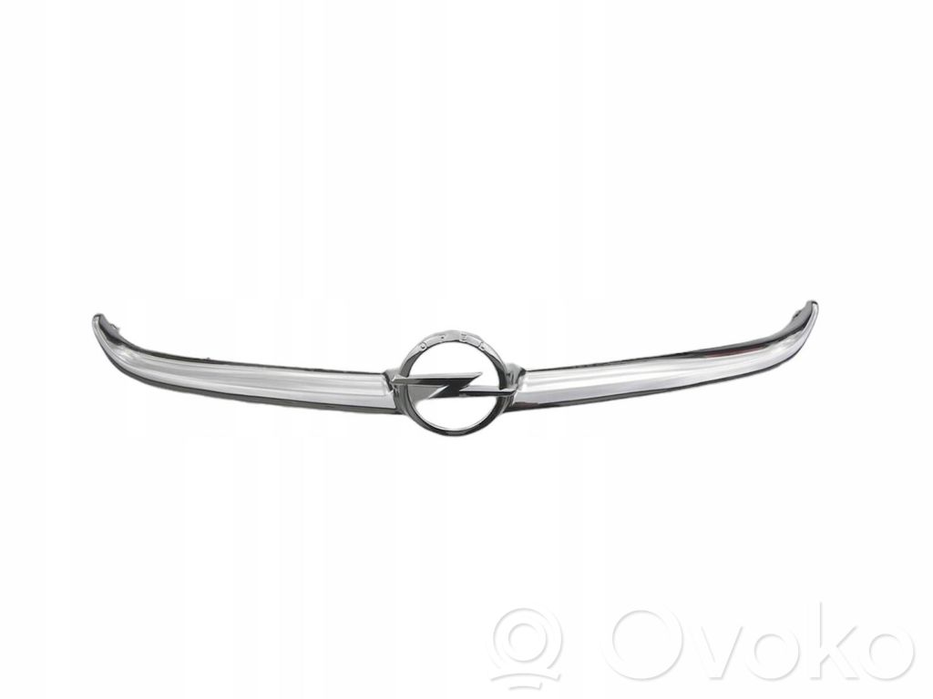 Opel Corsa E Front bumper upper radiator grill 