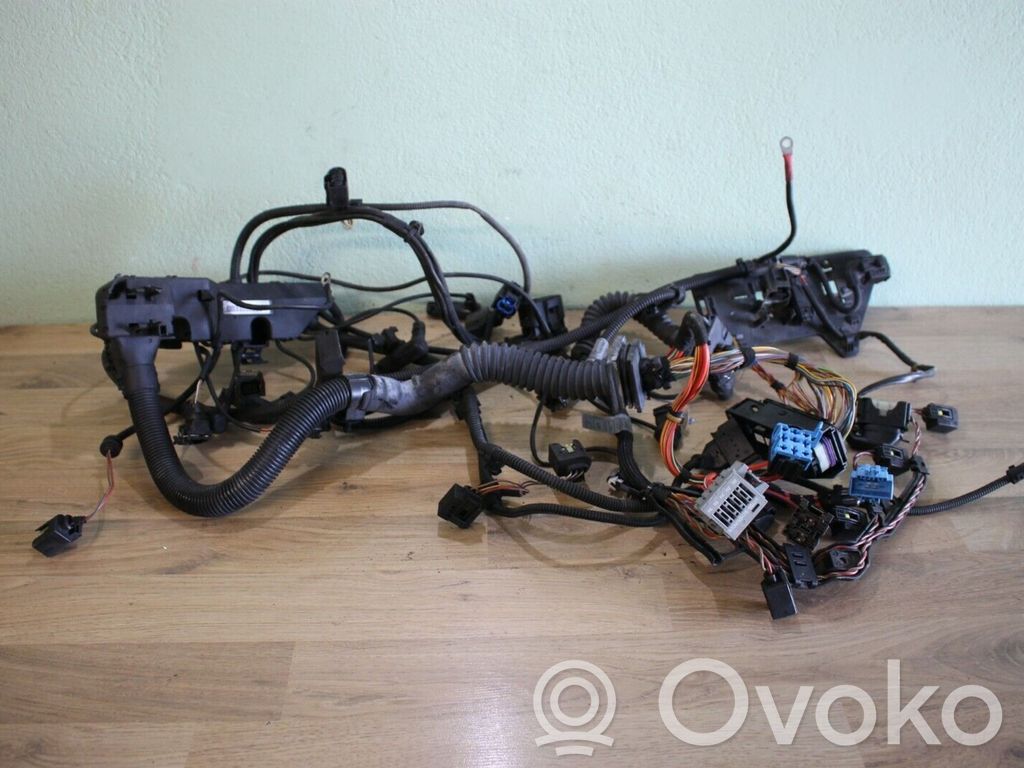 BMW 1 E81 E87 Polttoainesuuttimien johdot 