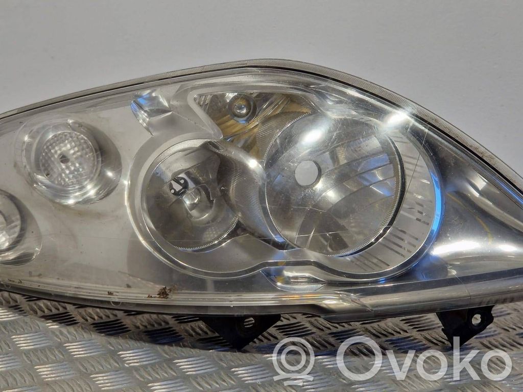 Headlight/headlamp   17064401