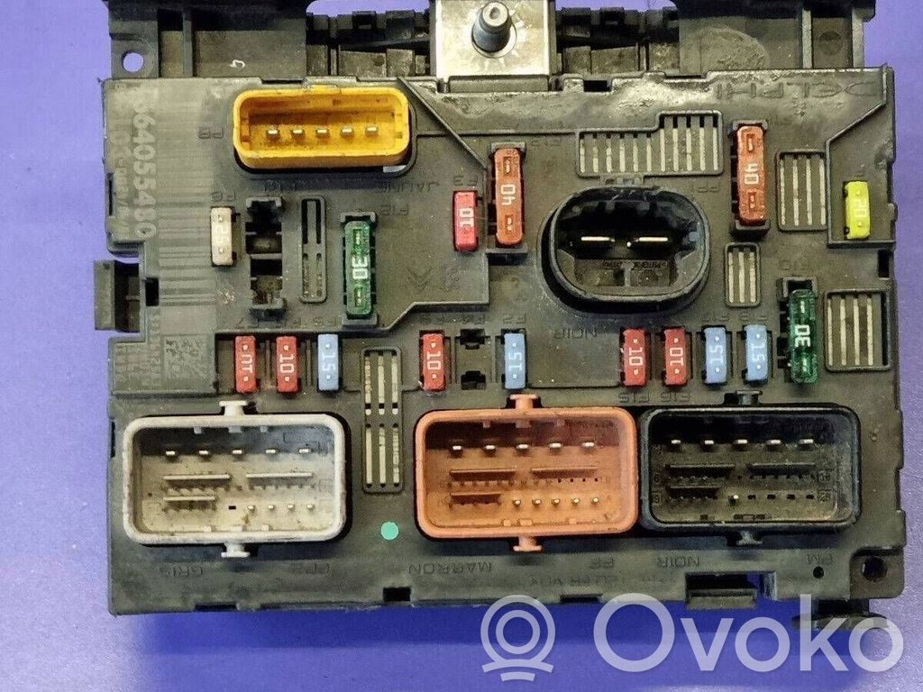 Peugeot 207 Fuse module 