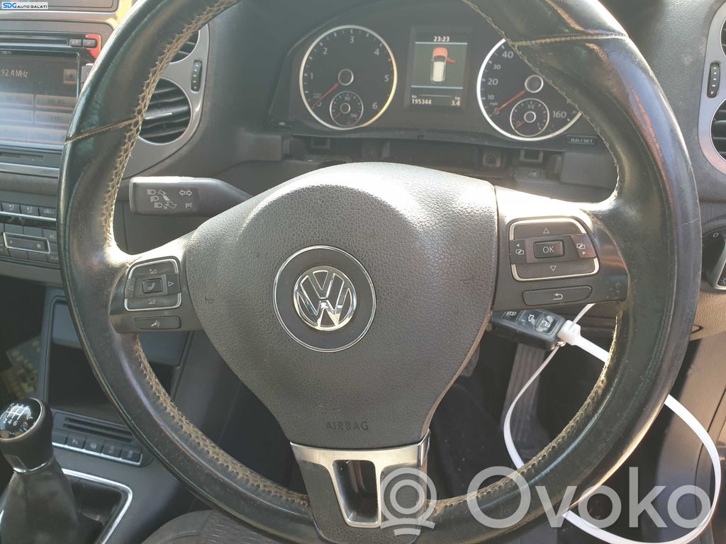Volkswagen Tiguan Steering wheel airbag 