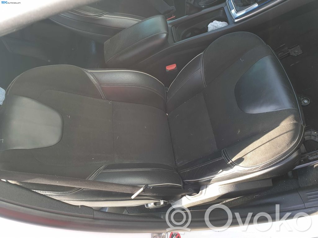 Volvo V40 Fotel przedni pasażera 