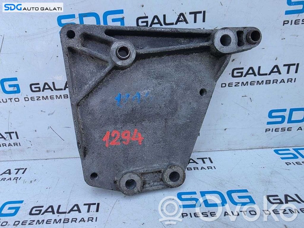 Opel Combo C Support de compresseur de clim 
