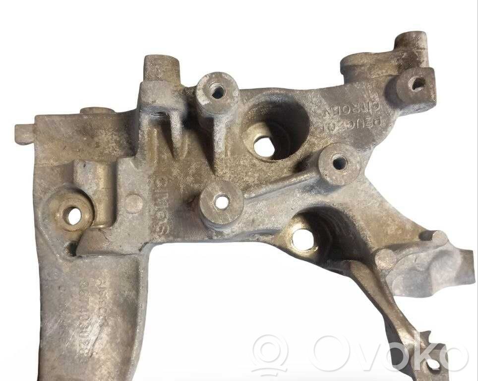 Peugeot 3008 I Mocowanie alternatora 