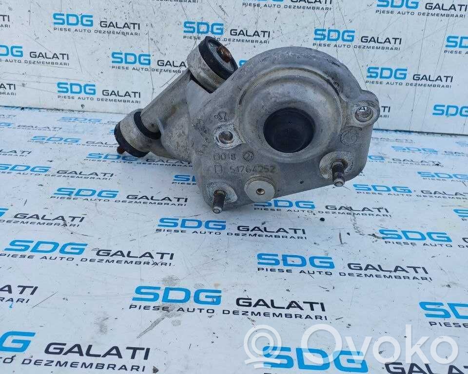 Alfa Romeo 147 Staffa di rinforzo per l’ammortizzatore anteriore