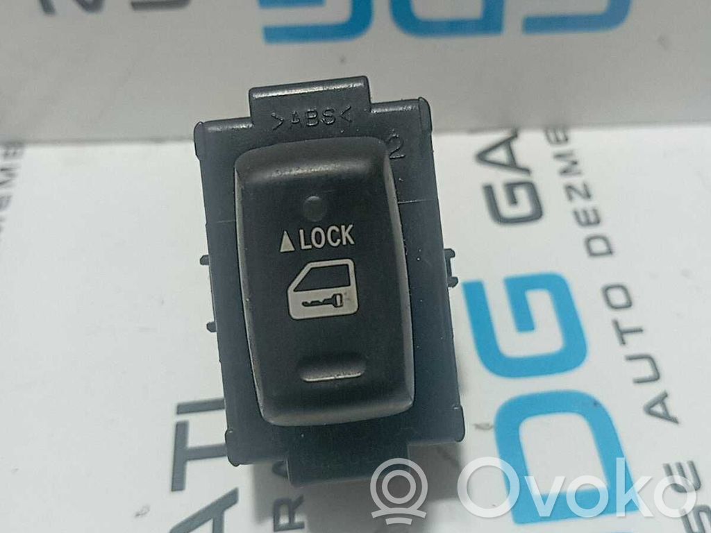 Lexus IS 200-300 Keskuslukituksen kytkin 