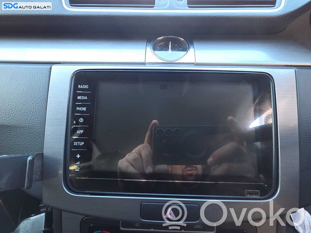 Volkswagen PASSAT CC Panel / Radioodtwarzacz CD/DVD/GPS 
