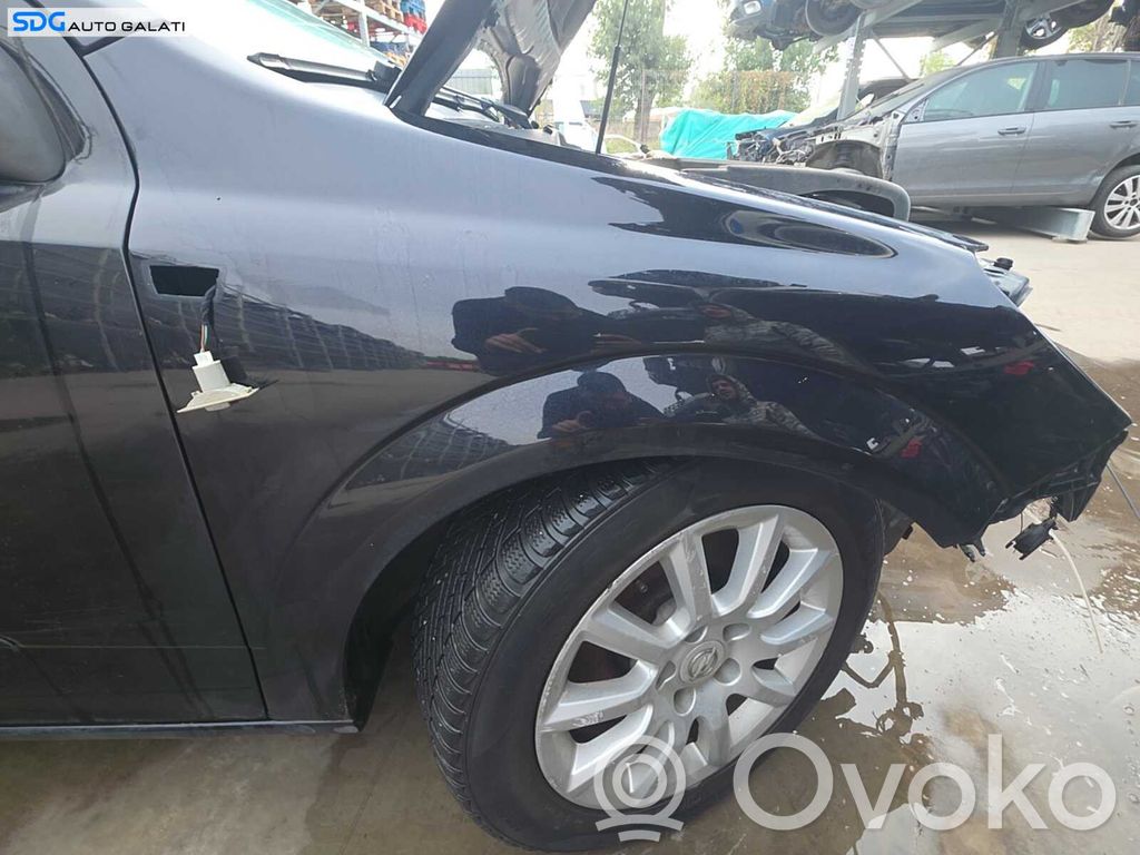 Opel Astra H Aripă