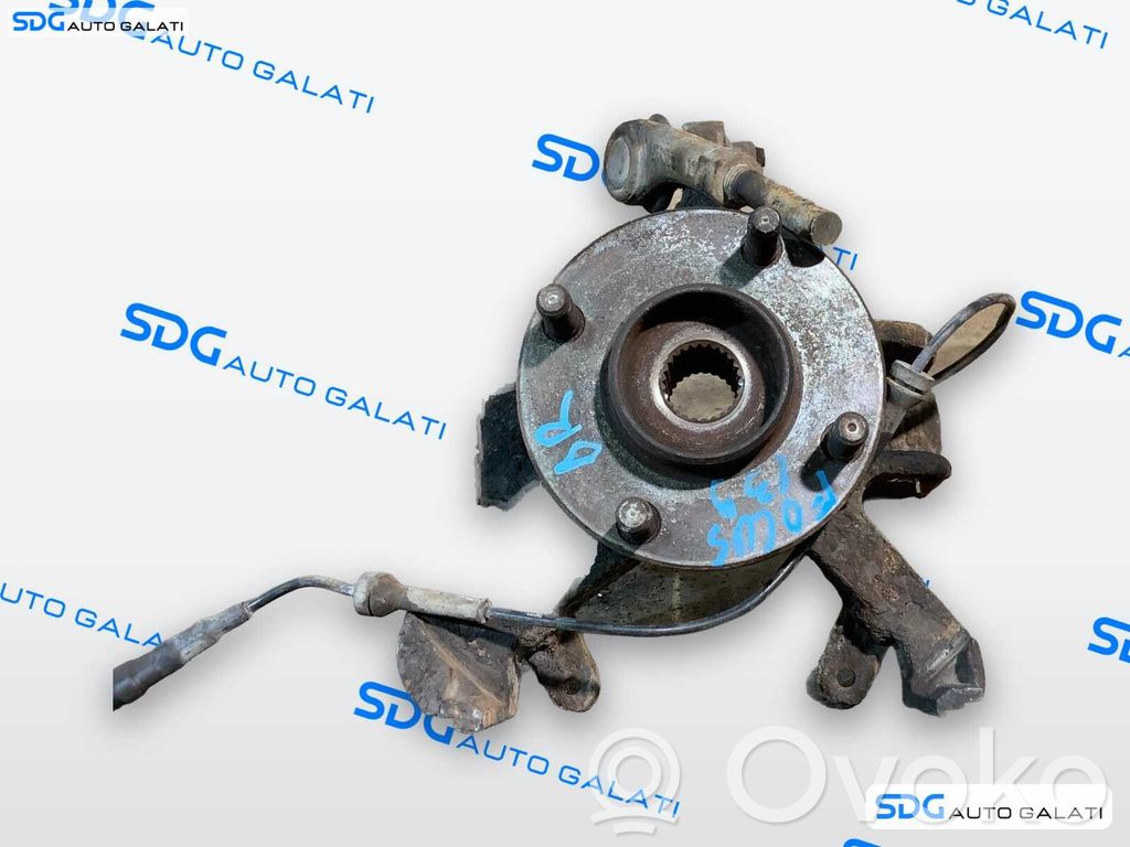 Front wheel hub spindle knuckle