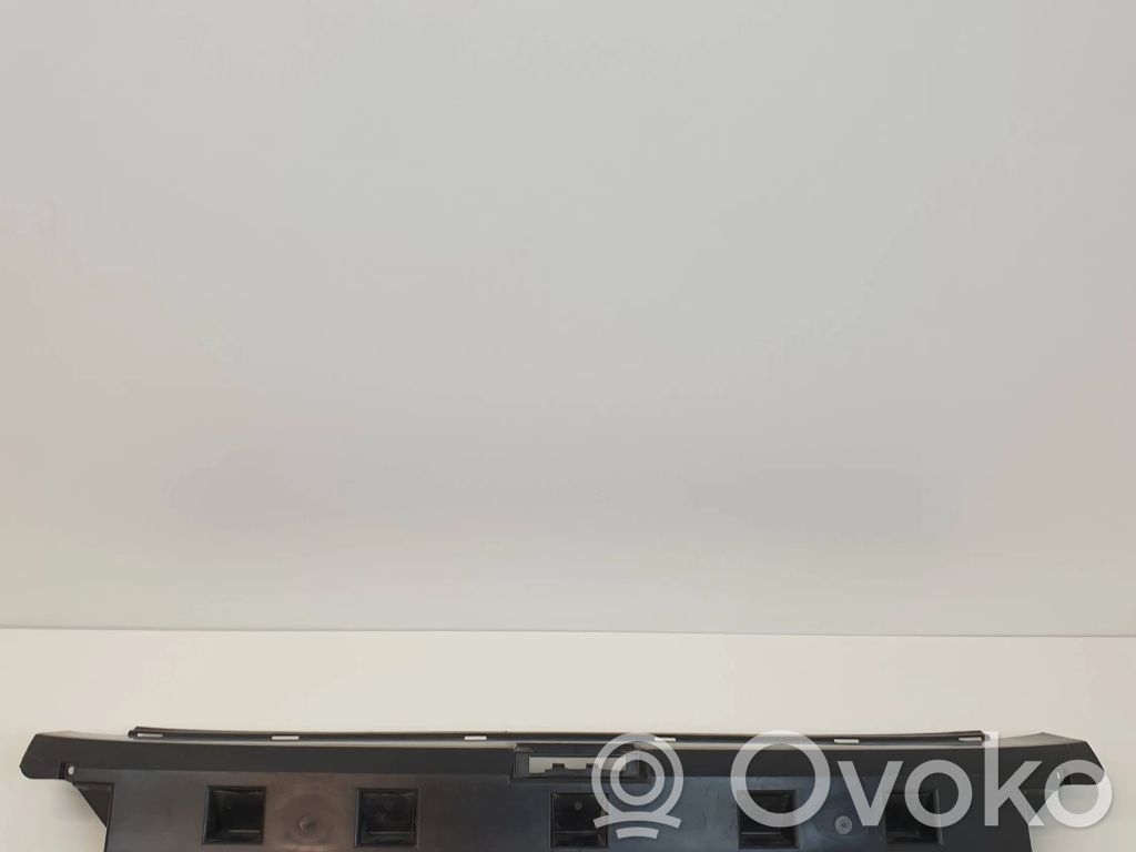 Volvo V60 Apakšējā bampera daļa 