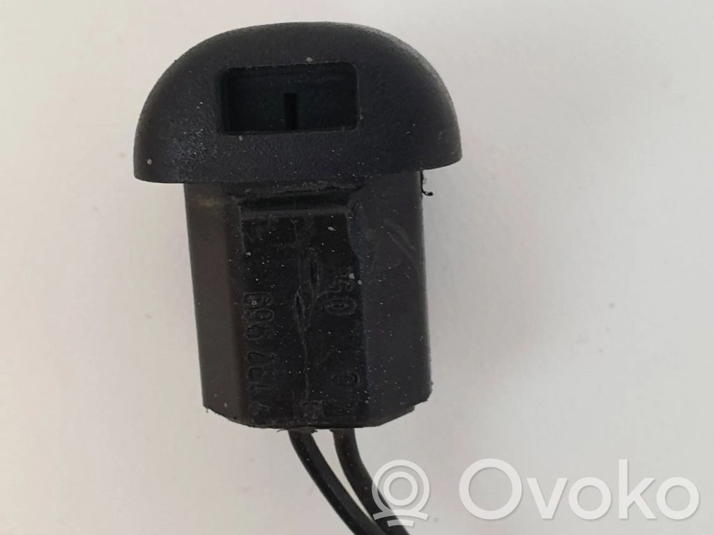 BMW 5 E60 E61 Windshield washer spray nozzle 