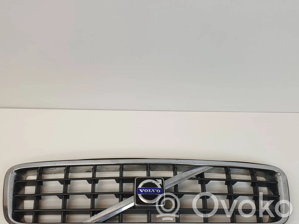 Volvo XC90 Etupuskurin ylempi jäähdytinsäleikkö 