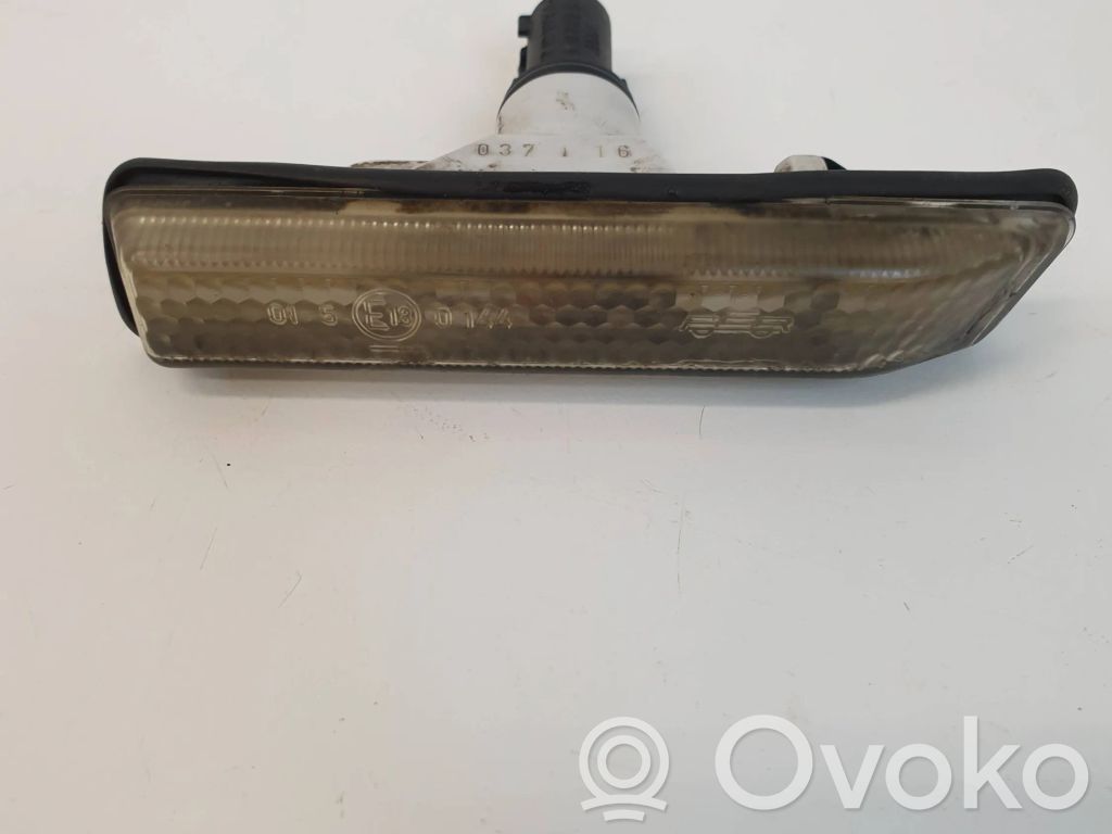 BMW X5 E53 Front fender indicator light 