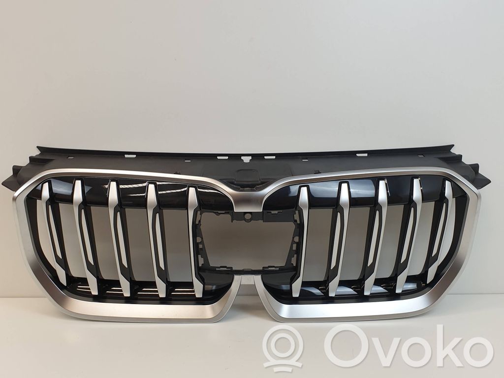 BMW X1 U11 Etusäleikkö 