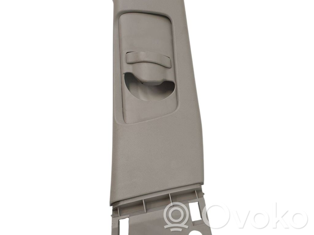 Subaru Outback Pilar (B) (superior) 