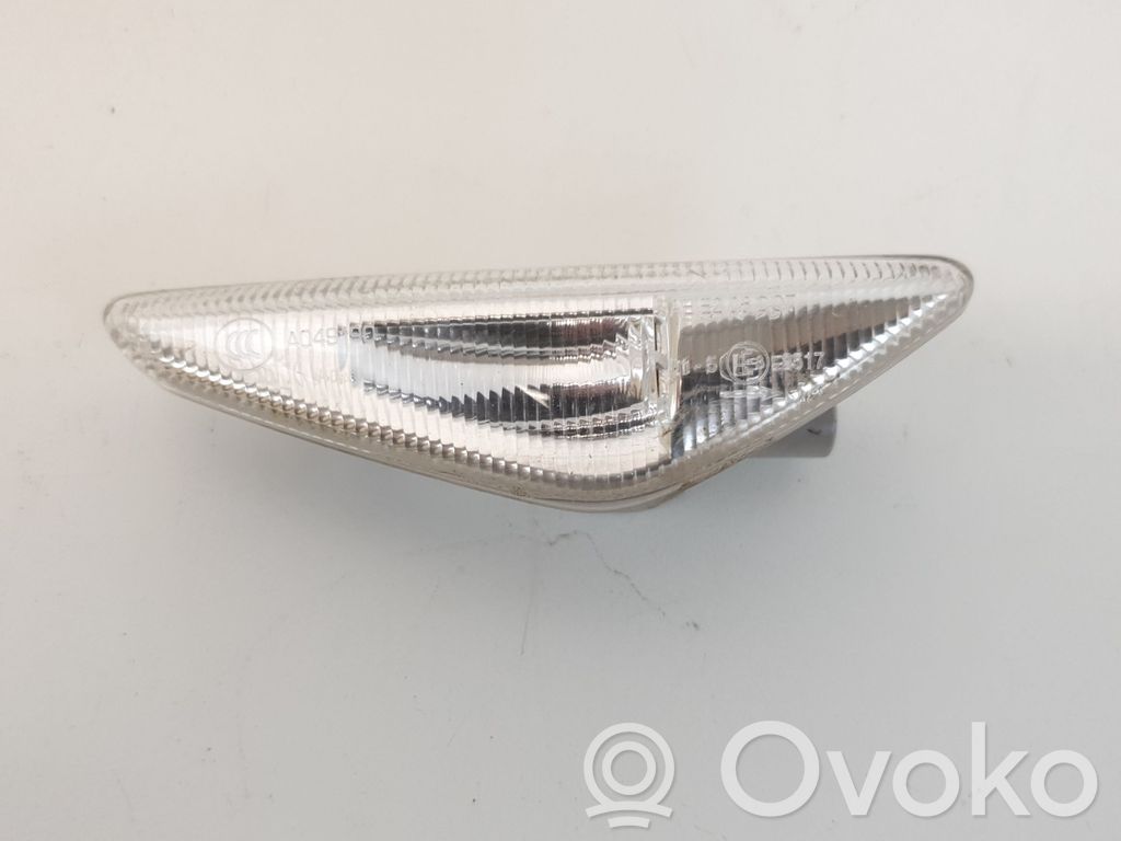BMW X3 F25 Front fender indicator light 