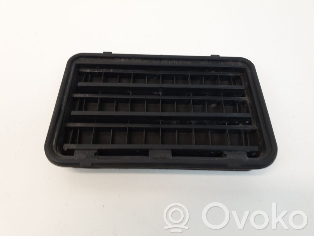 BMW X3 F25 Quarter panel pressure vent 