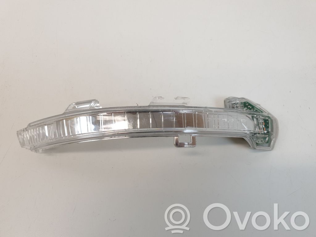 Volkswagen PASSAT B8 Mirror indicator light 