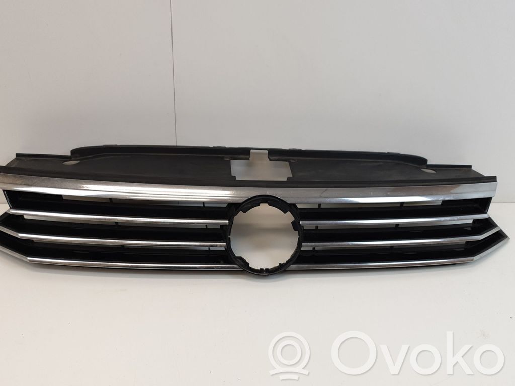 Volkswagen PASSAT B8 Maskownica / Grill / Atrapa górna chłodnicy 