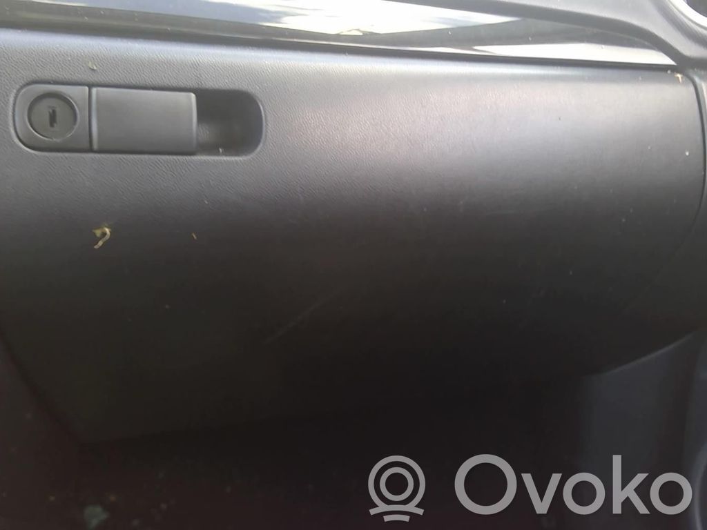 Mazda 3 I Handschuhfach komplett 