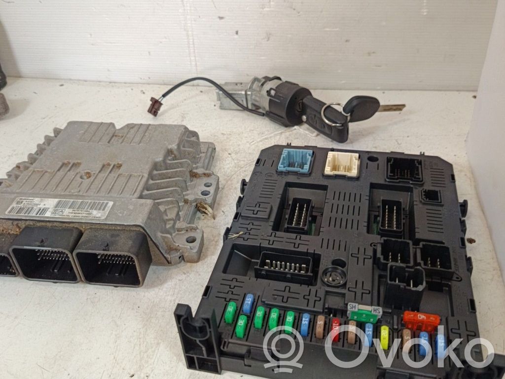 Citroen C4 I Picasso Engine ECU kit and lock set 