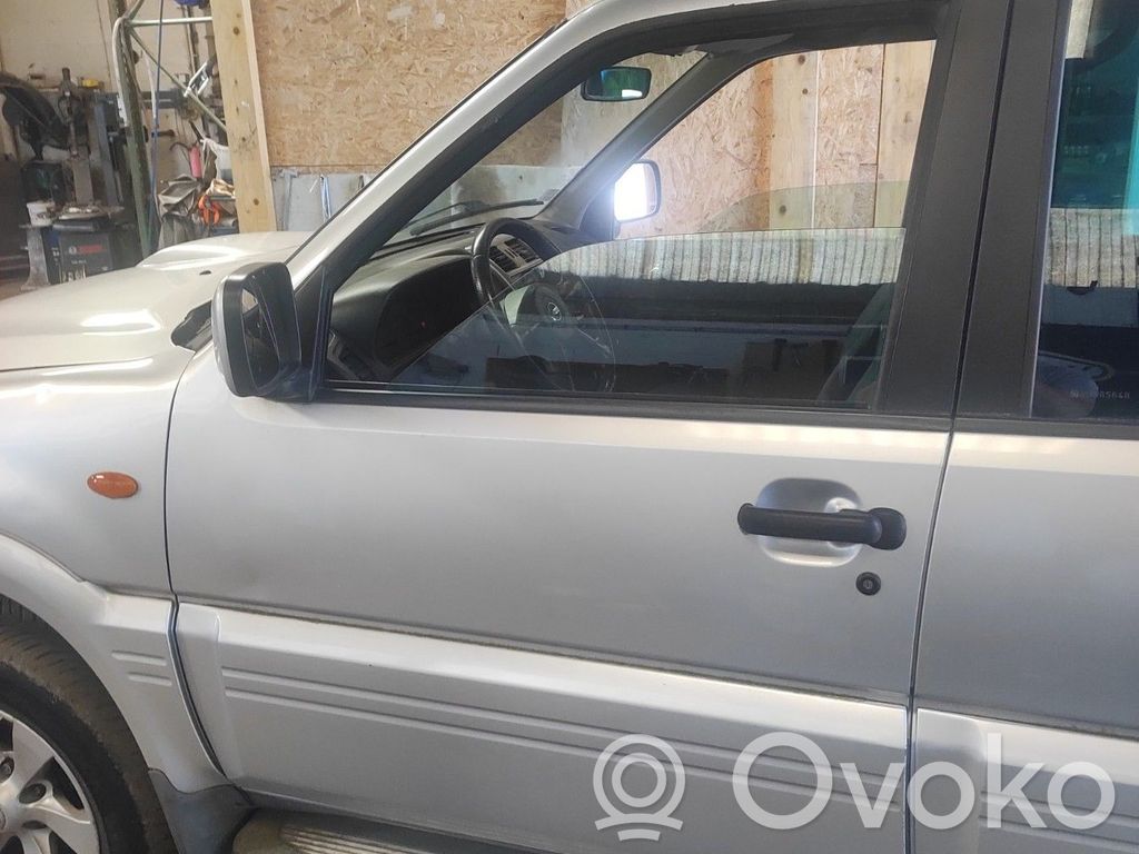 Nissan Terrano Puerta delantera 