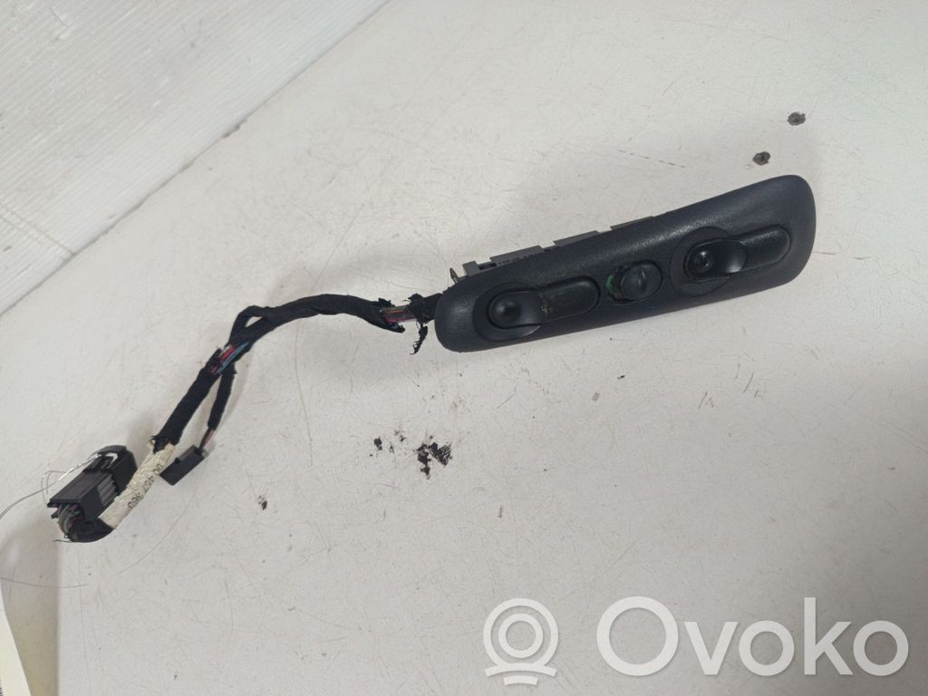 Opel Omega B1 Electric window control switch 