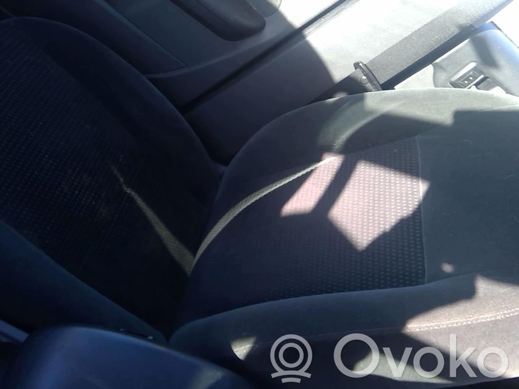 Ford Focus Etumatkustajan istuin 
