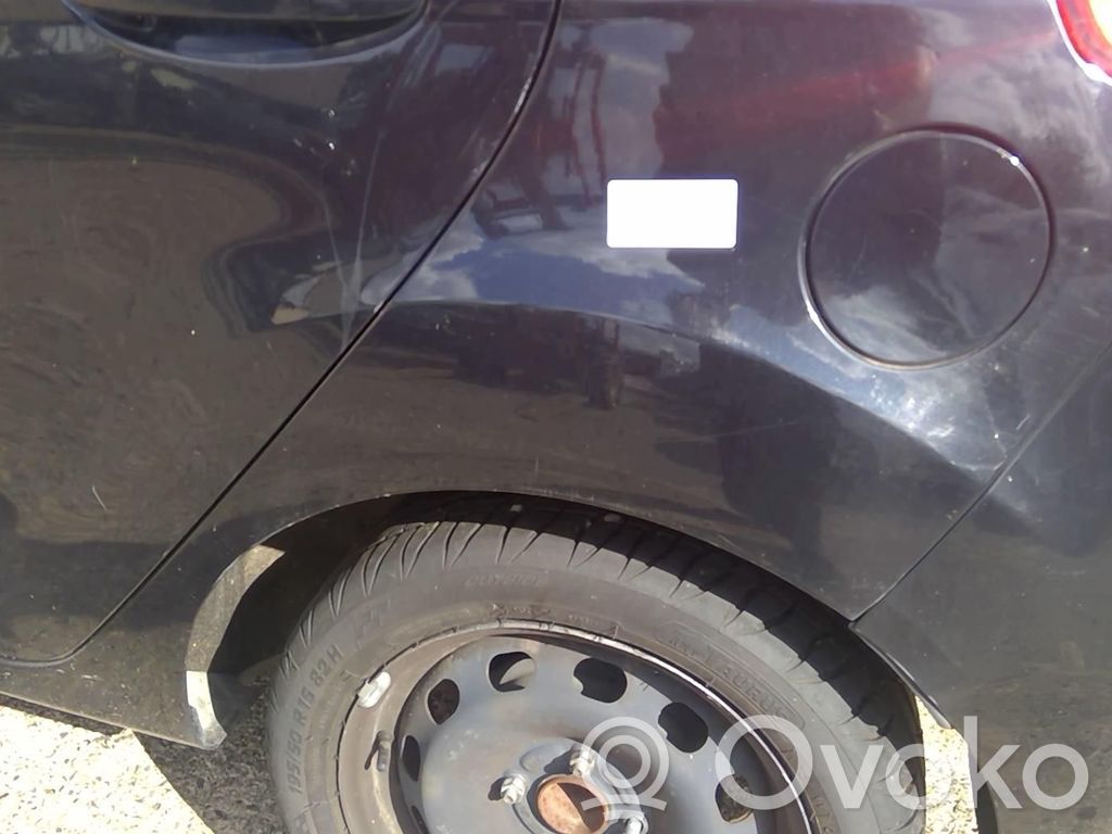 Ford Fiesta Panel lateral trasero 